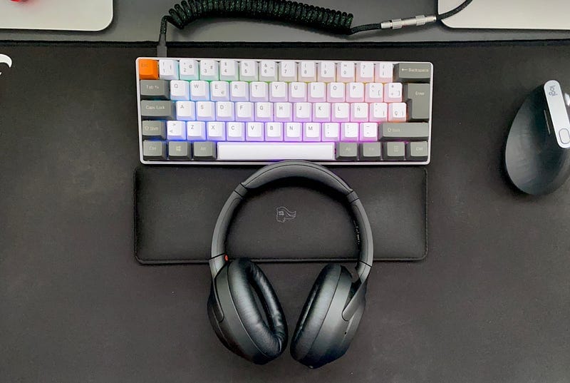 Sony WH-1000XM4: Sorprendente cancelación de ruido y buena calidad de sonido