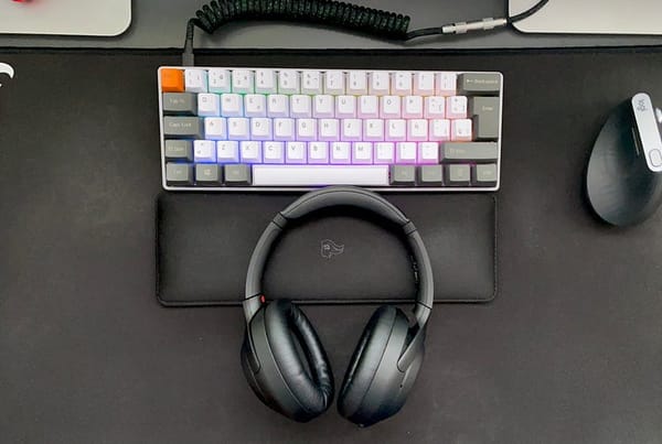 Sony WH-1000XM4: Sorprendente cancelación de ruido y buena calidad de sonido